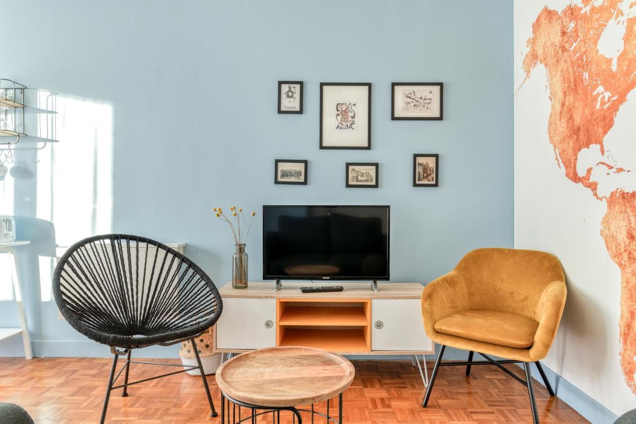 Les Couleurs Du Monde ! Parking Et Balcon Apartamento Carcassonne Exterior foto