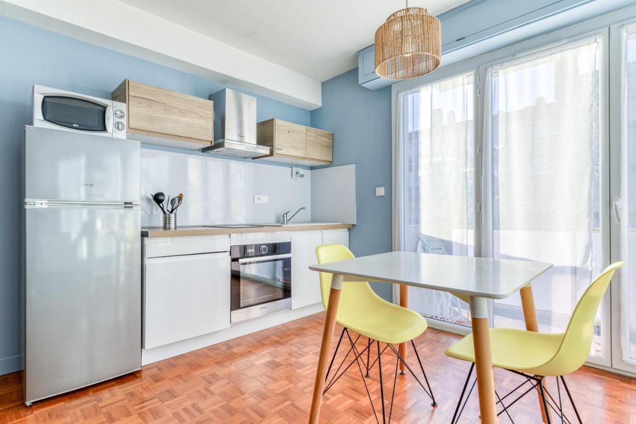 Les Couleurs Du Monde ! Parking Et Balcon Apartamento Carcassonne Exterior foto